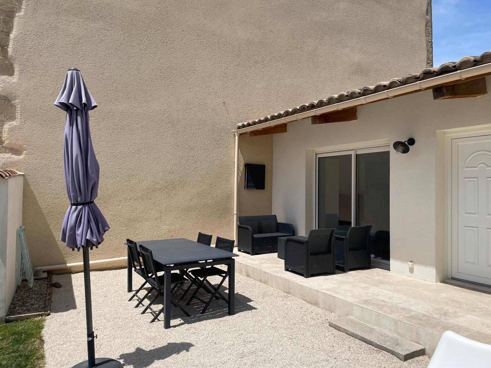 Moderne Proche Centre Village Holiday home Sainte-Cecile-les-Vignes