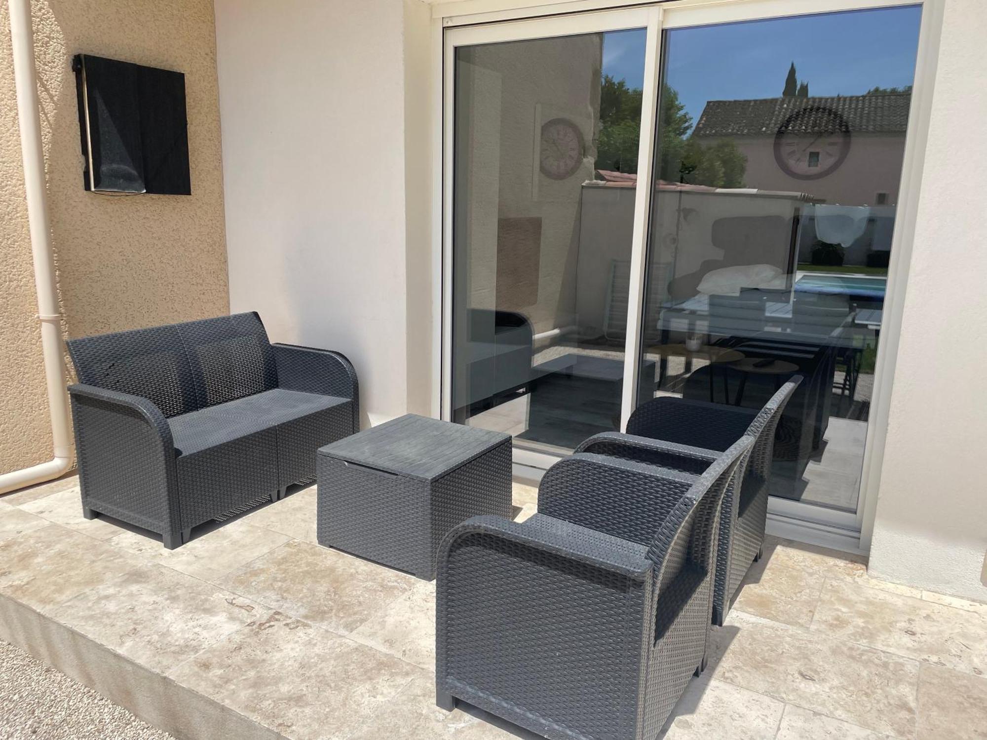 Holiday home Moderne Proche Centre Village Sainte-Cecile-les-Vignes